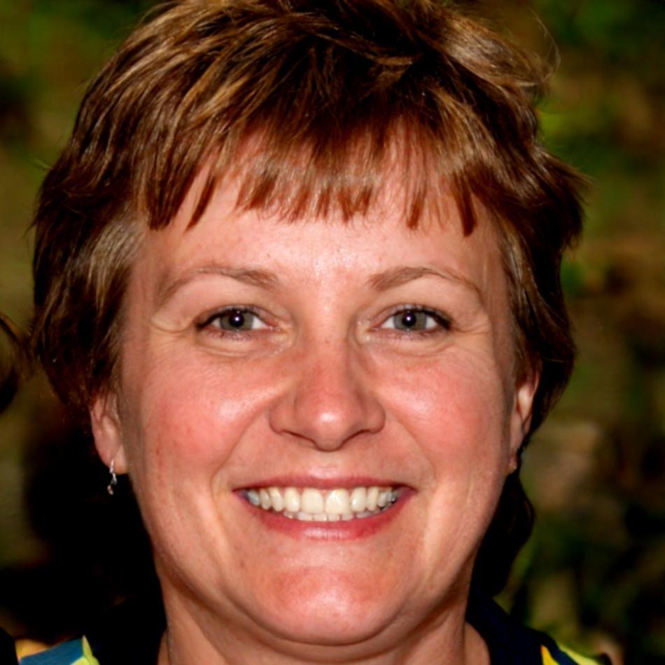 Portrait of Selen Mammadova, lead floral design instructor